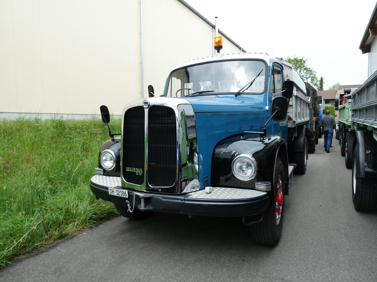 (235'323) - Berna - SH 32'186 - am 7. Mai 2022 in Attikon, Wegmller