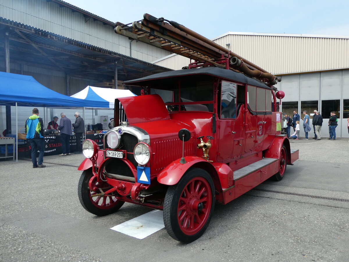 (235'385) - Feuerwehr, Winterthur - ZH 169'207 - Saurer am 7. Mai 2022 in Attikon, Wegmller