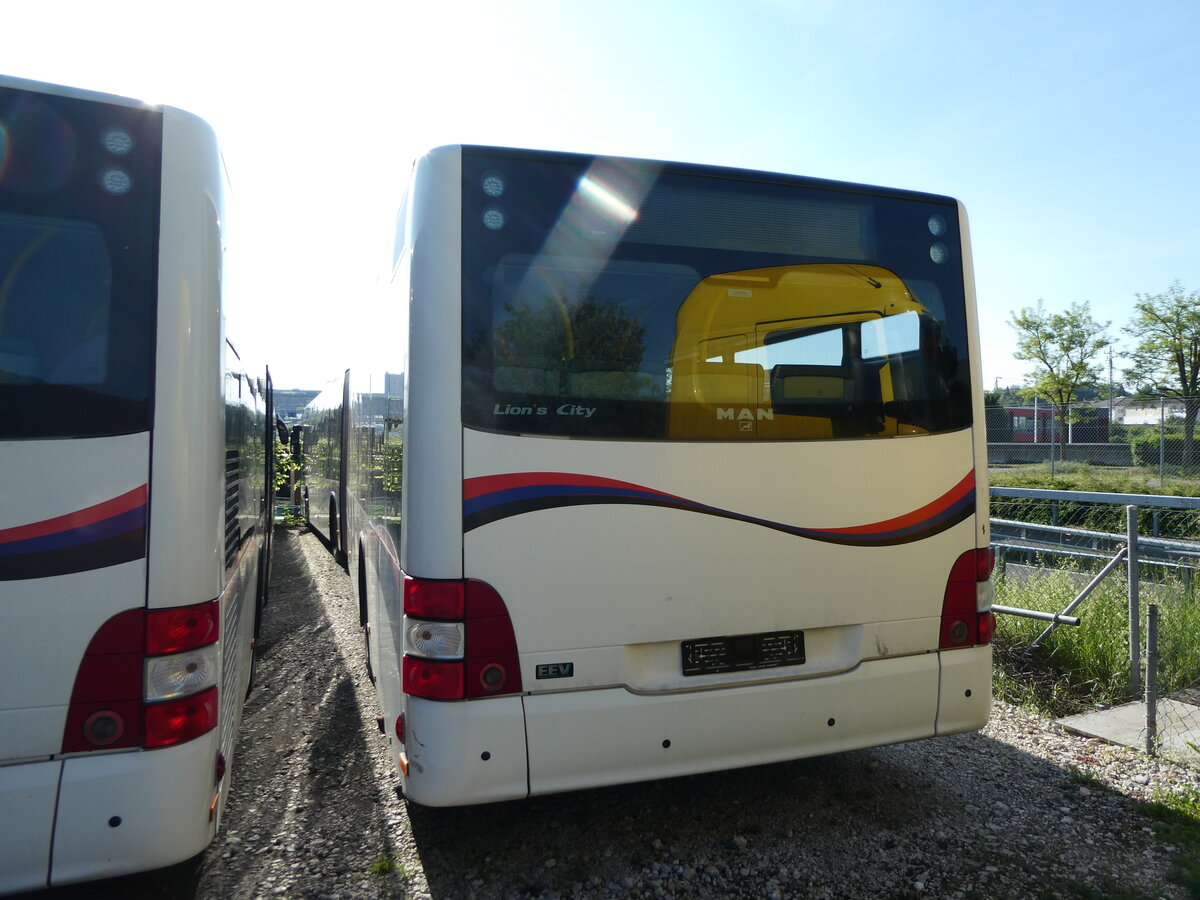 (235'586) - PostAuto Nordschweiz - (NE 165'371) - MAN (ex AG 271'181) am 15. Mai 2022 in St-Blaise, Recam