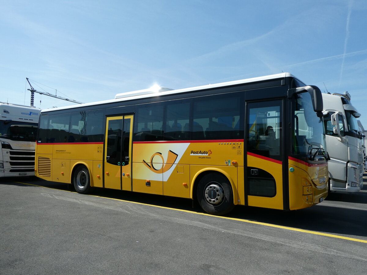 (235'594) - Spring, Schwenden - BE 256'672 - Iveco am 15. Mai 2022 in Kerzers, Interbus