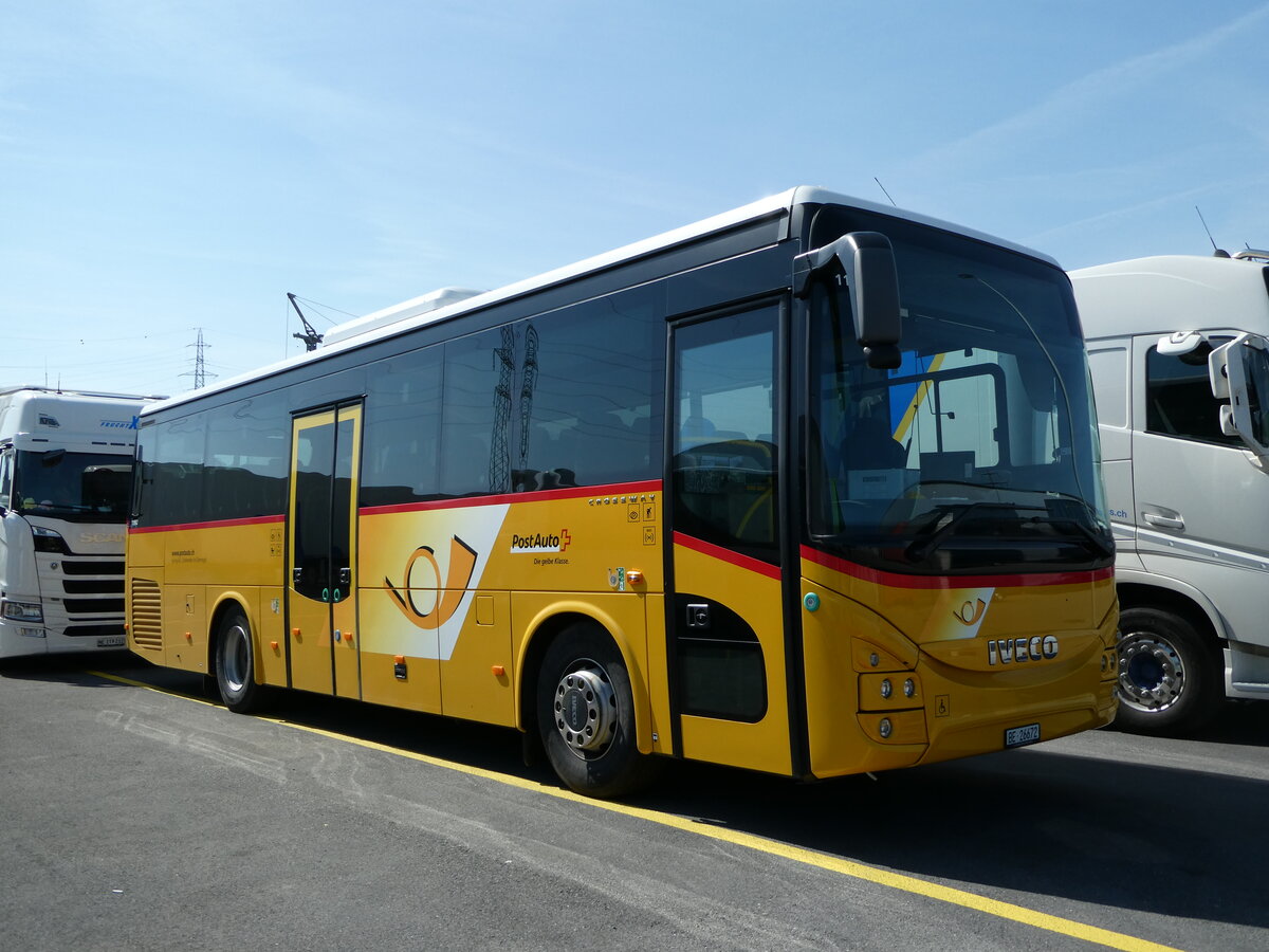 (235'595) - Spring, Schwenden - BE 26'672 - Iveco am 15. Mai 2022 in Kerzers, Interbus