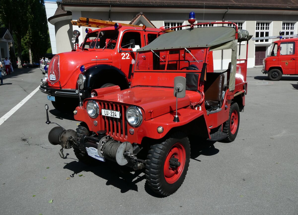 (236'605) - Feuerwehr, Luzern - Nr. 9/LU 224 - Willys am 4. Juni 2022 in Sarnen, OiO
