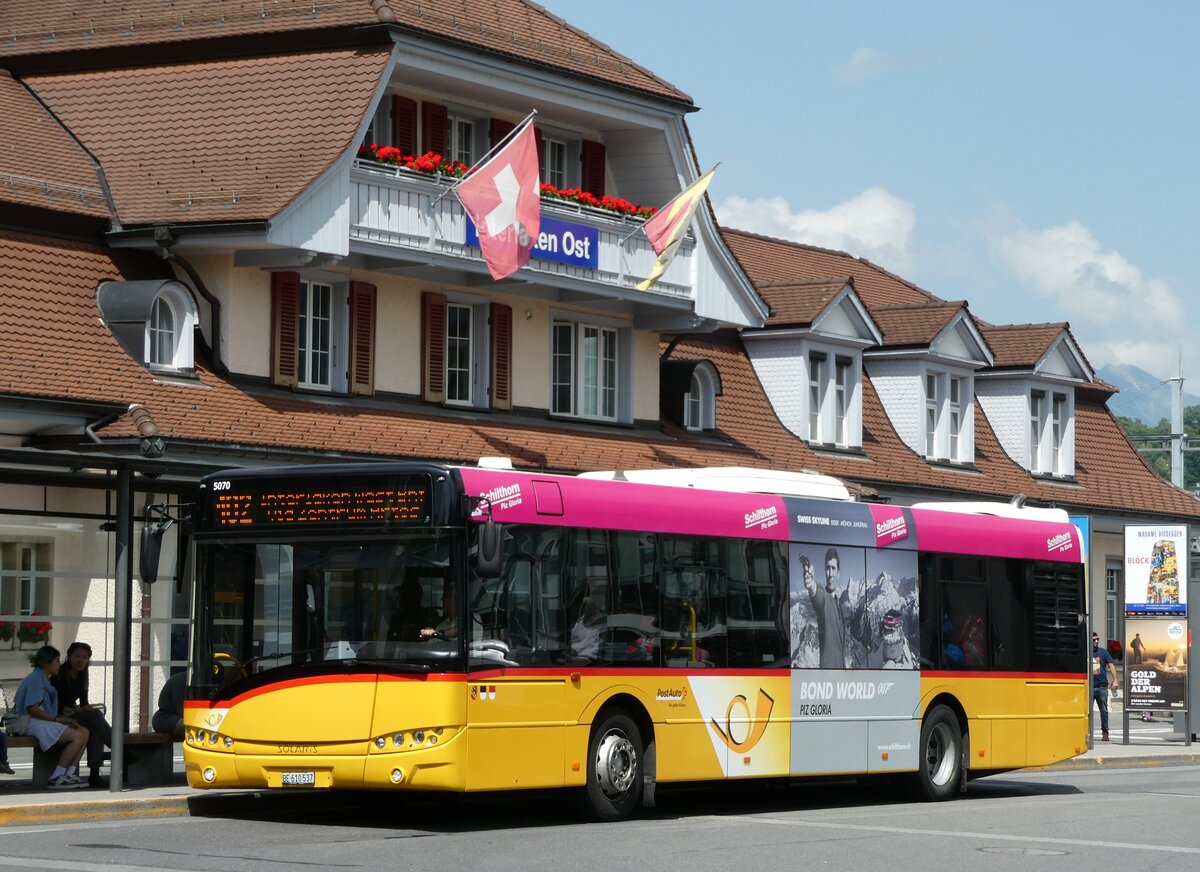 (236'738) - PostAuto Bern - BE 610'537 - Solaris am 4. Juni 2022 beim Bahnhof Interlaken Ost