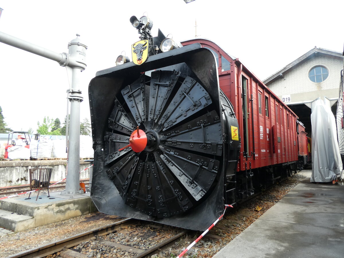 (236'766) - SBB-Schneeschleuder - Nr. 100 - am 5. Juni 2022 in Brugg, Bahnpark