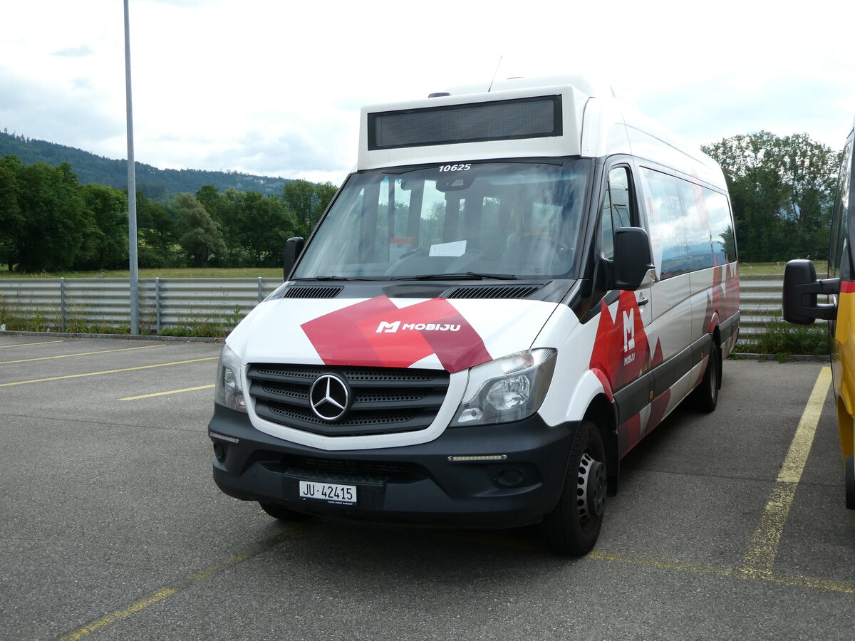 (236'862) - CarPostal Ouest - JU 42'415 - Mercedes/VDL (ex JU 35'166; ex Odiet, Pleigne) am 6. Juni 2022 in Develier, Parkplatz