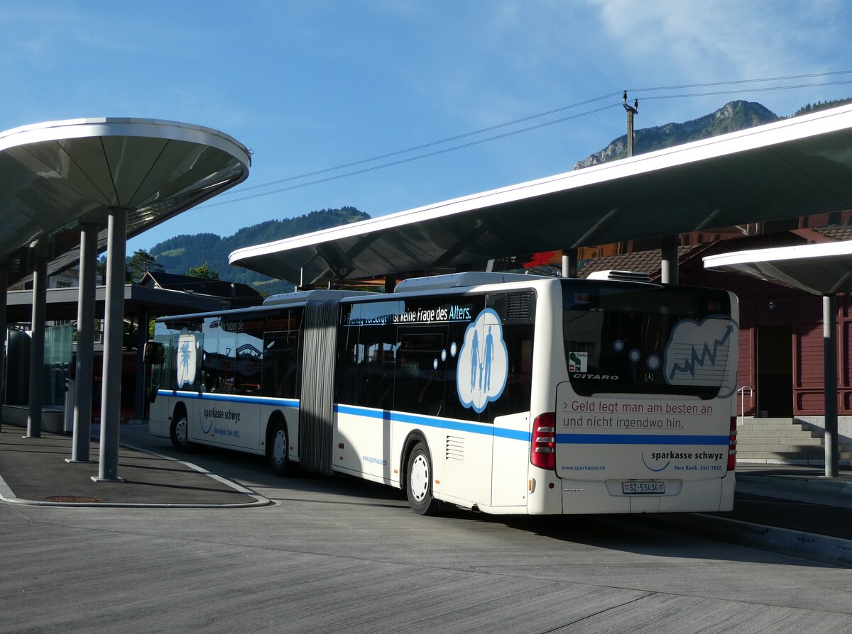 (237'026) - AAGS Schwyz - Nr. 34/SZ 53'434 - Mercedes am 12. Juni 2022 beim Bahnhof Arth-Goldau