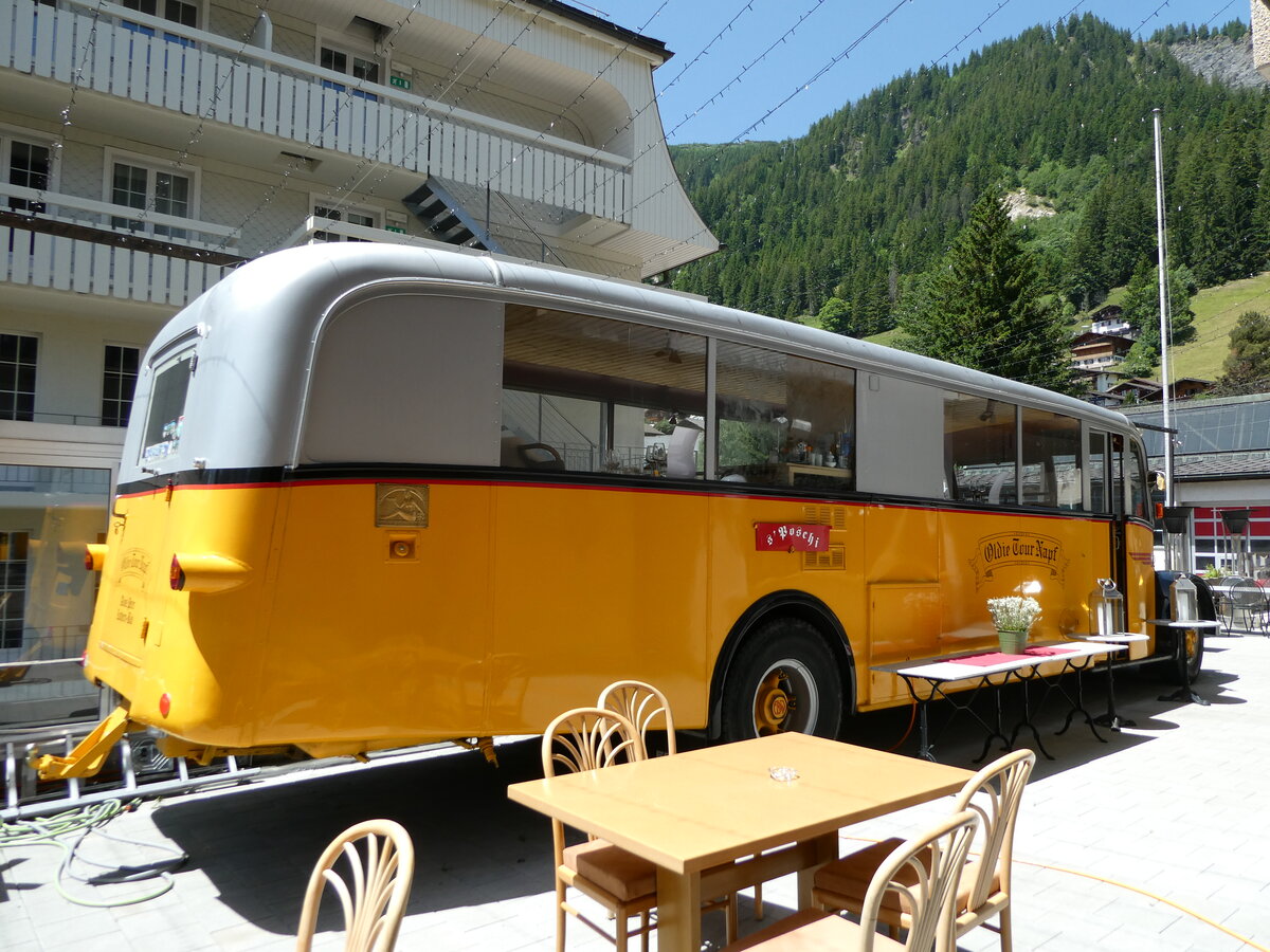 (237'283) - Peter, Luthern Bad - FBW/Gangloff (ex Reusser, Bassersdorf; ex Panel, Pverenges; ex P 24'562; ex P 1351) am 19. Juni 2022 in Adelboden, Hotel Beau Site