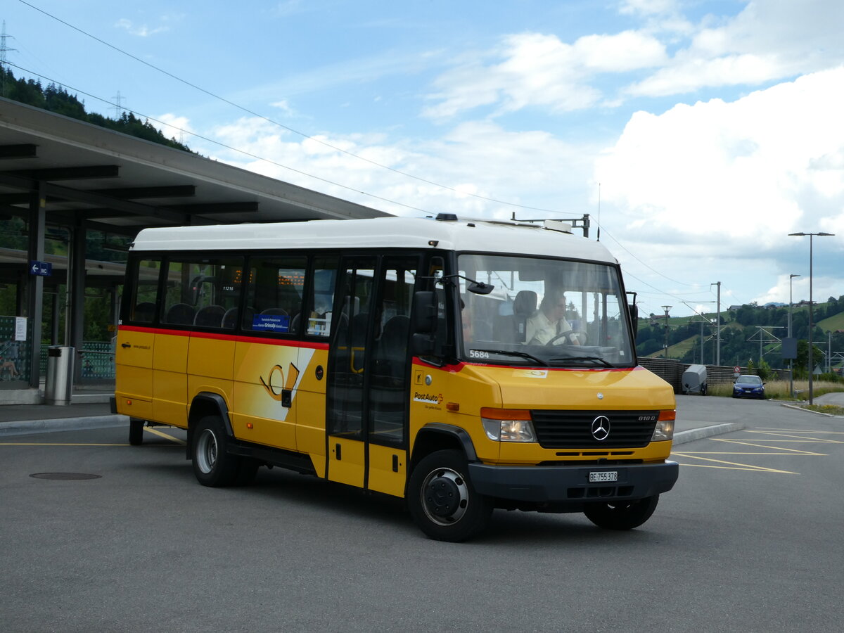 (237'512) - PostAuto Bern - BE 755'378 - Mercedes/Kusters am 25. Juni 2022 beim Bahnhof Reichenbach