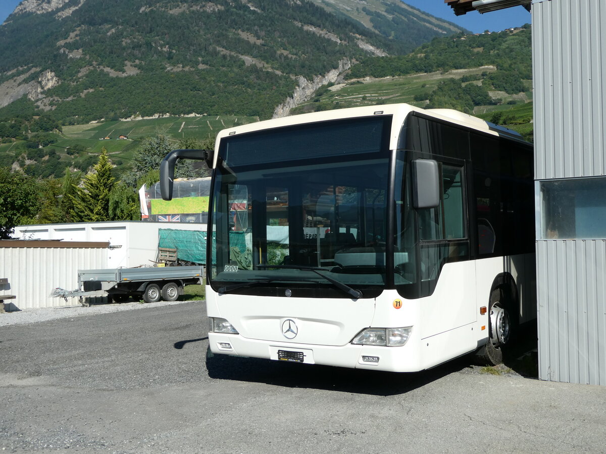 (238'068) - Buchard, Leytron - Nr. 71 - Mercedes (ex MBC Morges Nr. 80) am 16. Juli 2022 in Leytron, Garage (Teilaufnahme)