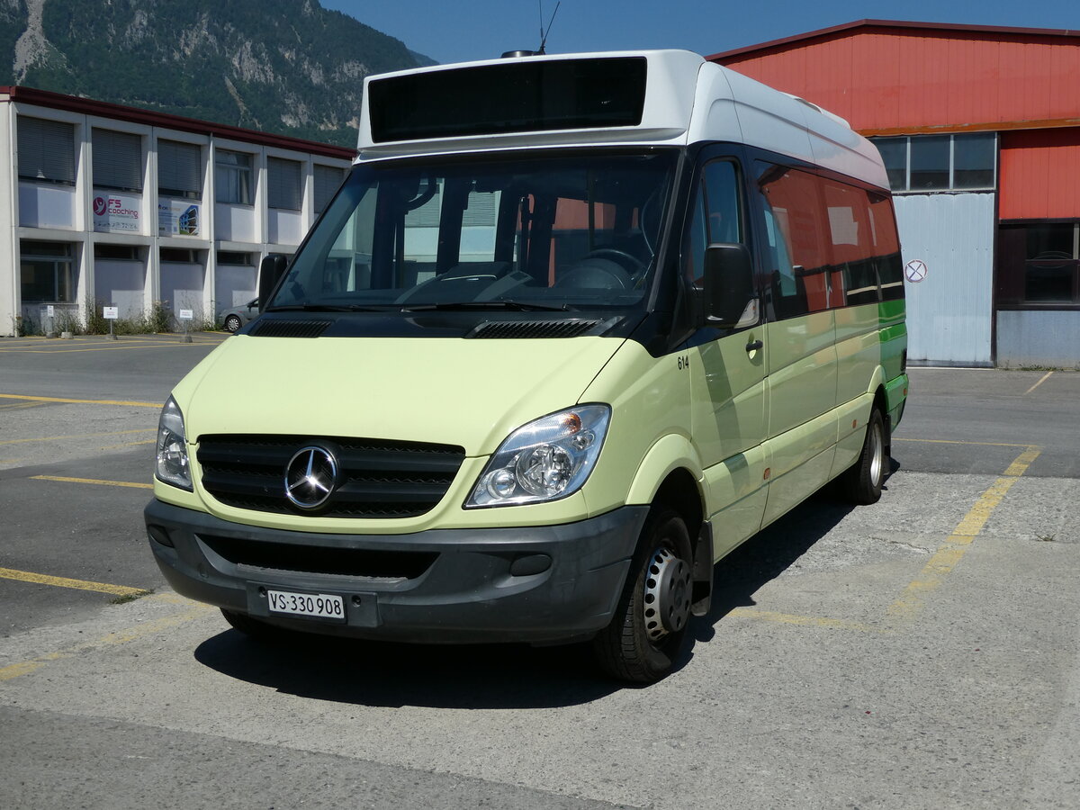 (238'106) - TPC Aigle - Nr. 614/VS 330'908 - Mercedes (ex Nr. CP01; ex PostAuto Wallis; ex Epiney, Ayer) am 16. Juli 2022 in Collombey, Garage