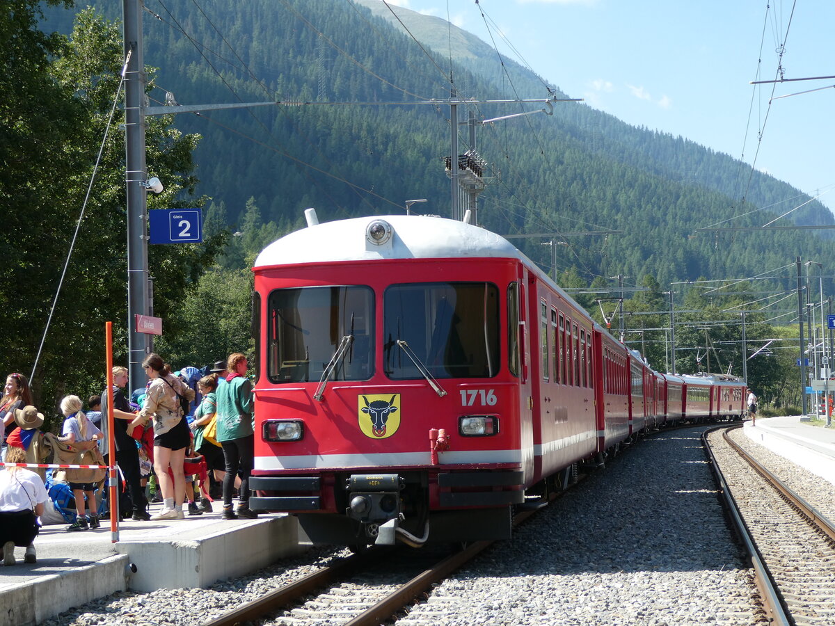 (238'403) - MGB-Pendelzug - Nr. 1716 - (ex RhB Nr. 1716) am 24. Juli 2022 im Bahnhof Ulrichen