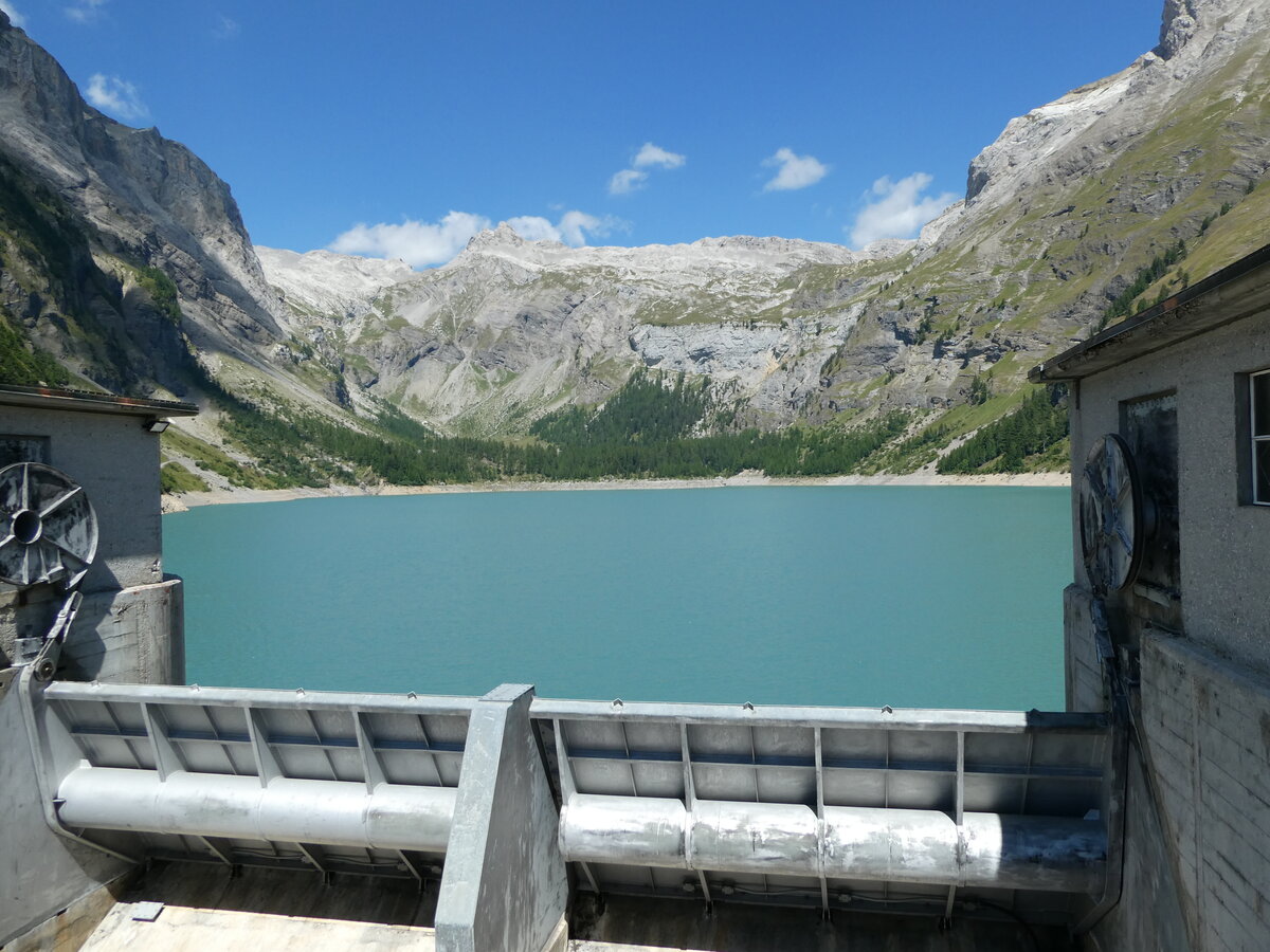 (238'682) - Der Tseuzier-Stausee am 31. Juli 2022 in Anzre