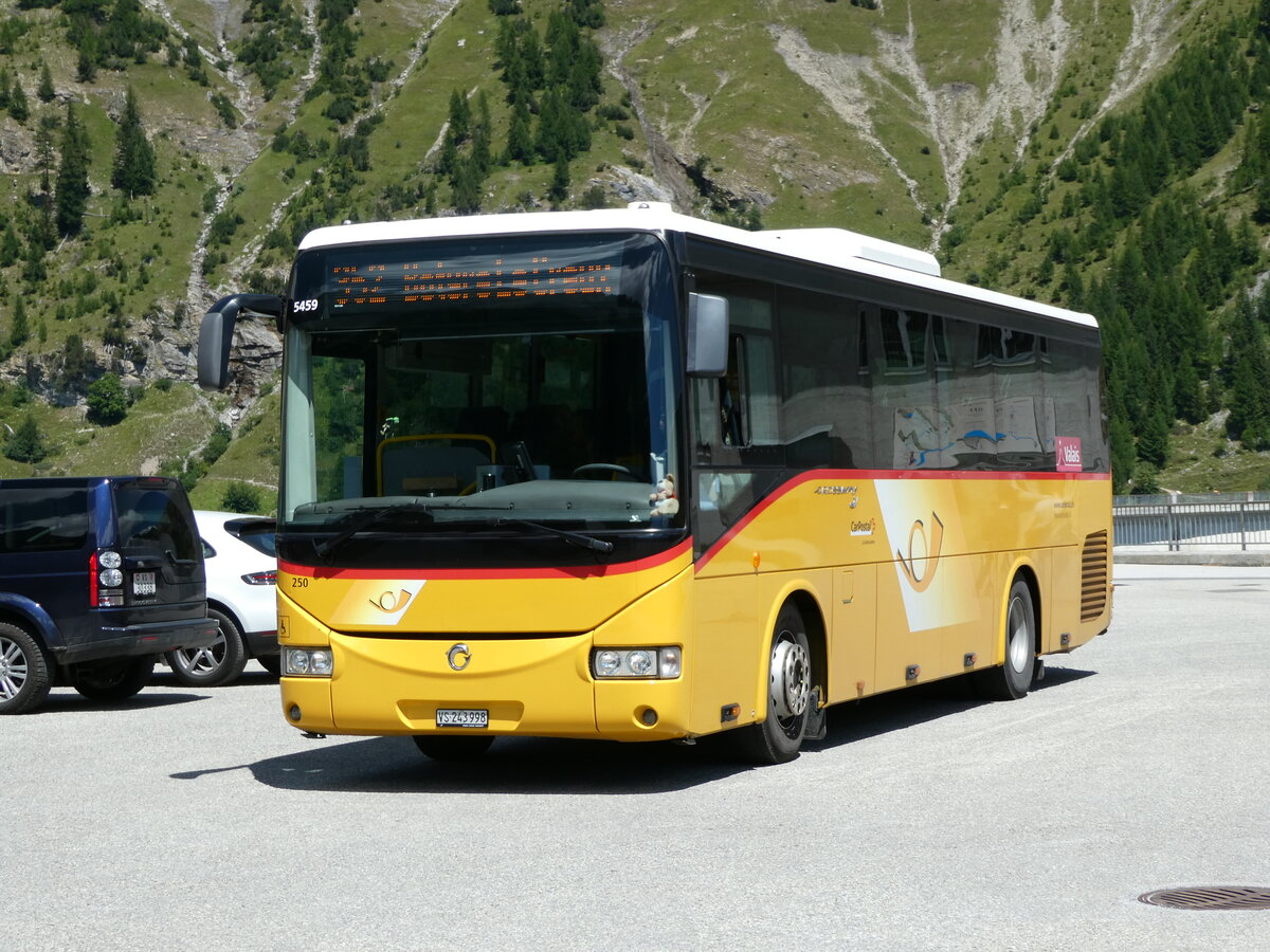 (238'693) - Buchard, Leytron - Nr. 2560/VS 243'998 - Irisbus am 31. Juli 2022 in Anzre, Barrage de Tseuzier