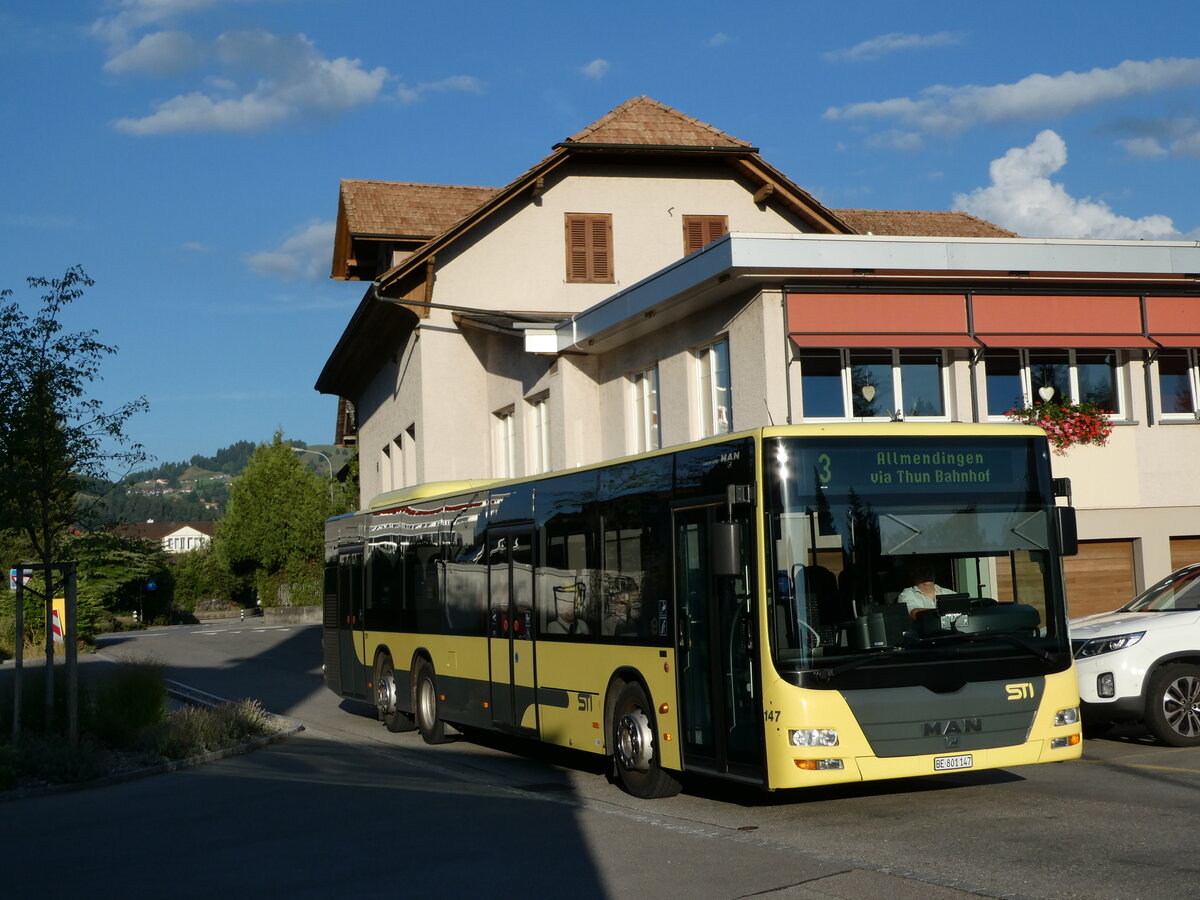 (238'959) - STI Thun - Nr. 147/BE 801'147 - MAN am 8. August 2022 in Steffisburg, Zurflh's Bahnhfli