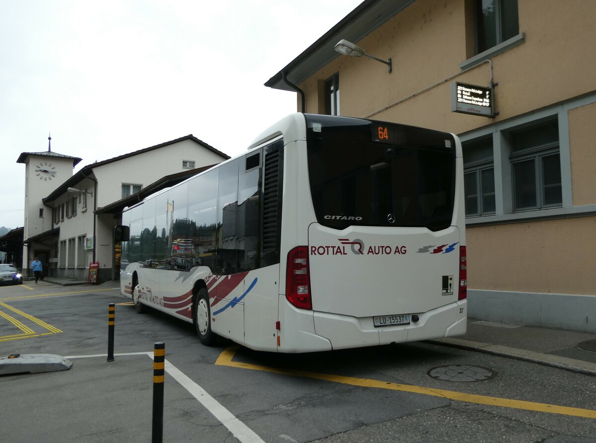 (239'736) - ARAG Ruswil - Nr. 37/LU 15'537 - Mercedes am 28. August 2022 beim Bahnhof Wolhusen