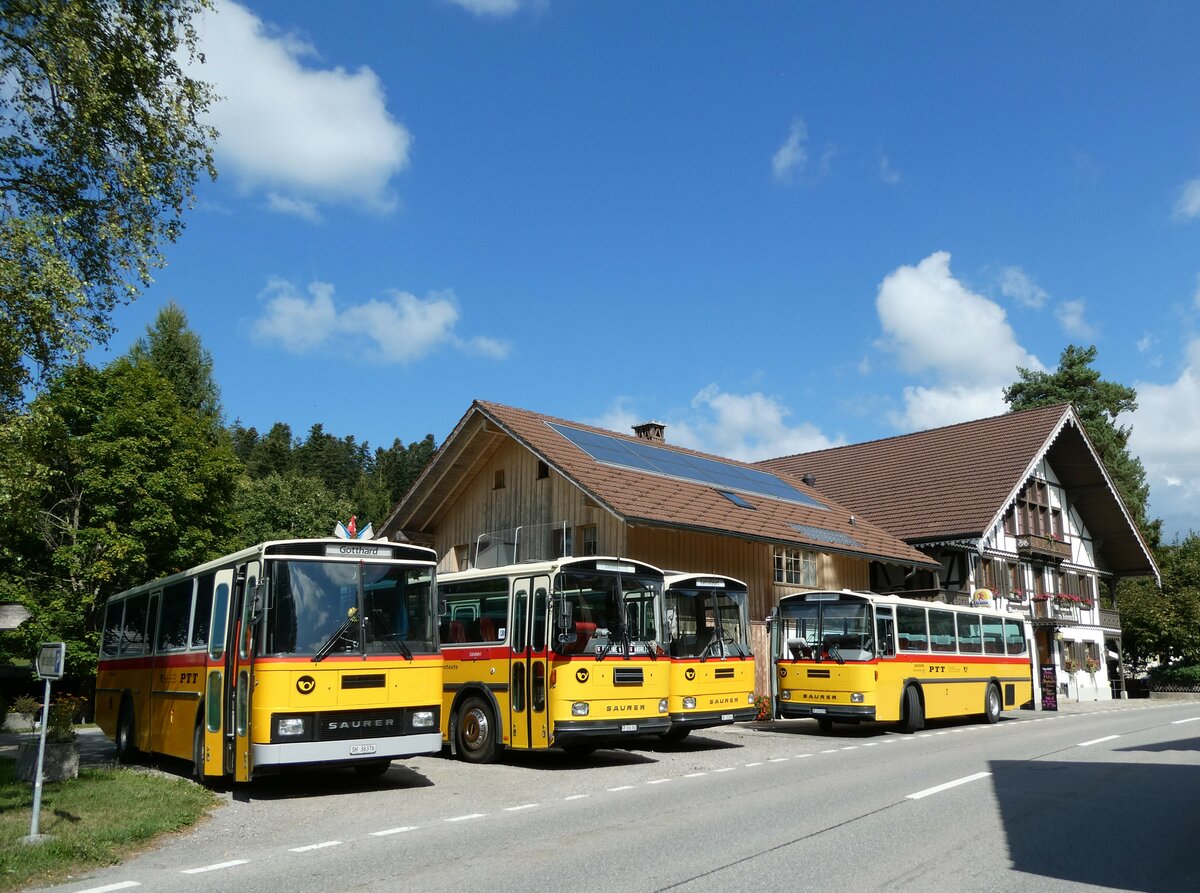 (239'869) - Roth, Zrich - SH 36'376 - Saurer/Tscher (ex Looser, Elm; ex Mattli, Wassen) am 28. August 2022 in Schwarzenegg, Restaurant Kreuz