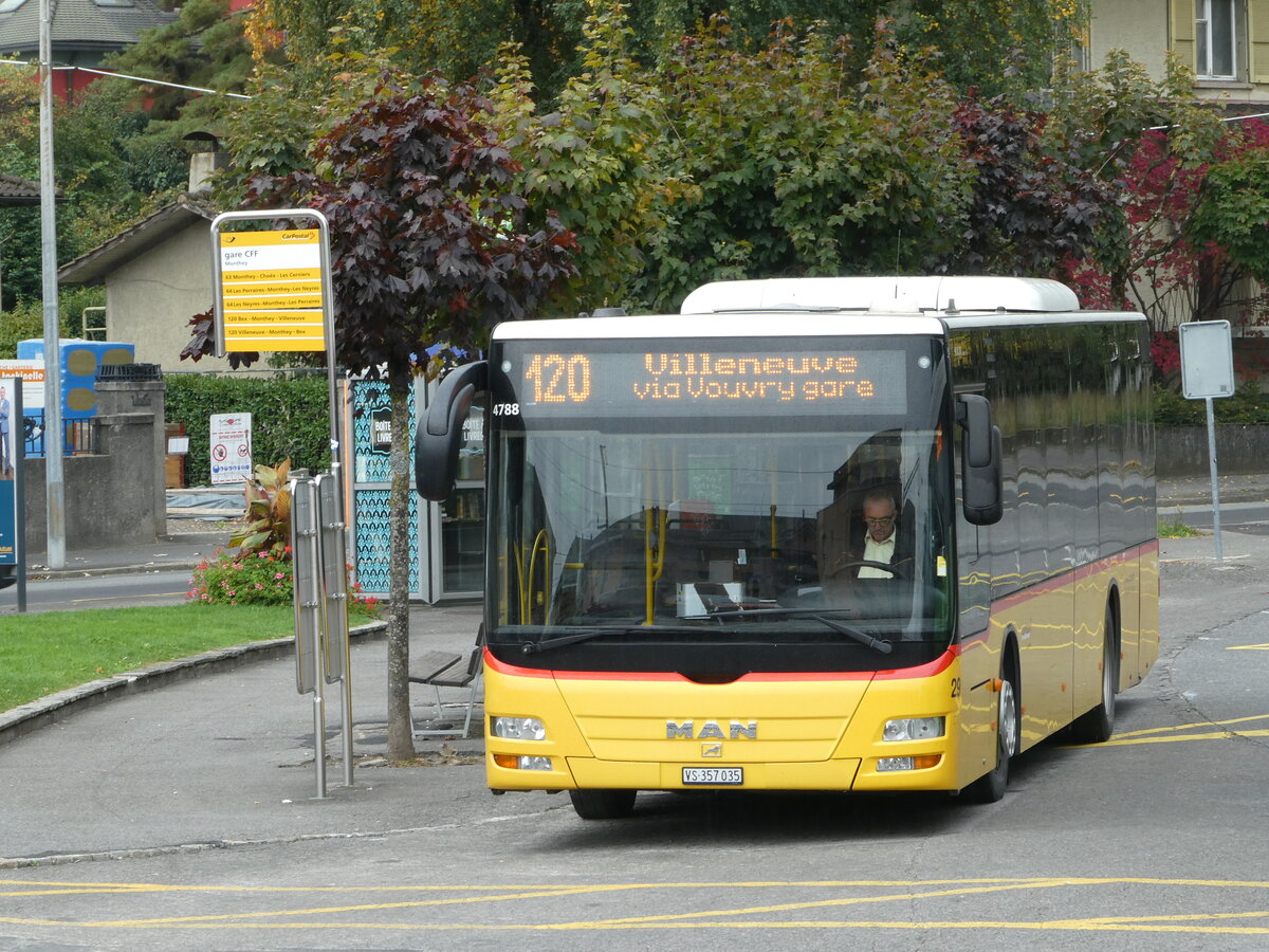 (240'690) - MOB Montreux - Nr. 29/VS 357'035 - MAN am 8. Oktober 2022 beim Bahnhof Monthey CFF