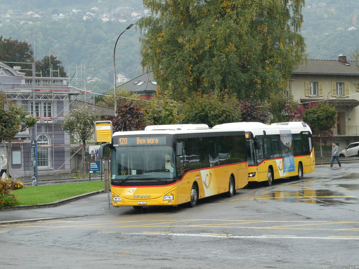 (240'694) - MOB Montreux - Nr. 28/VD 1151 - Iveco am 8. Oktober 2022 beim Bahnhof Monthey CFF