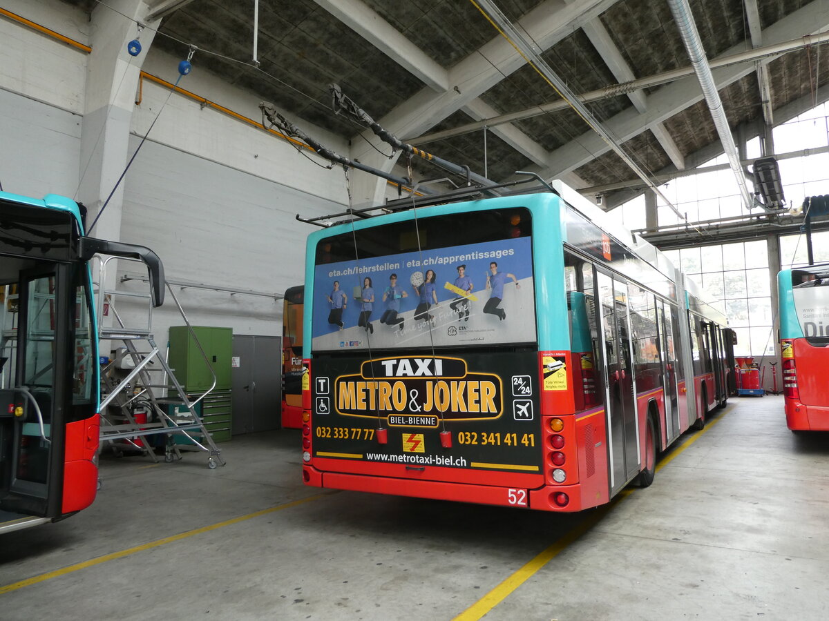 (240'773) - VB Biel - Nr. 52 - Hess/Hess Gelenktrolleybus am 9. Oktober 2022 in Biel, Depot