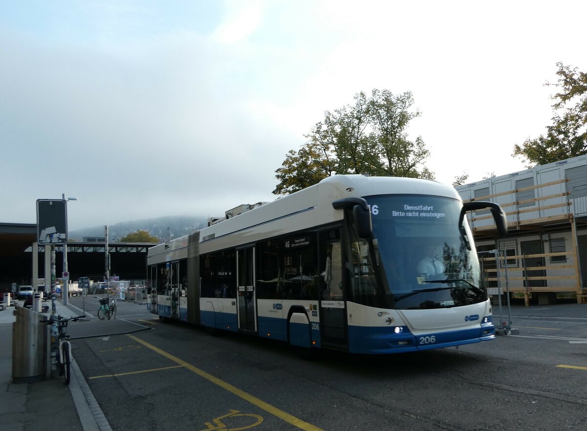 (240'894) - VBZ Zrich - Nr. 206 - Hess/Hess Gelenktrolleybus am 11. Oktober 2022 in Zrich, Sihlpost