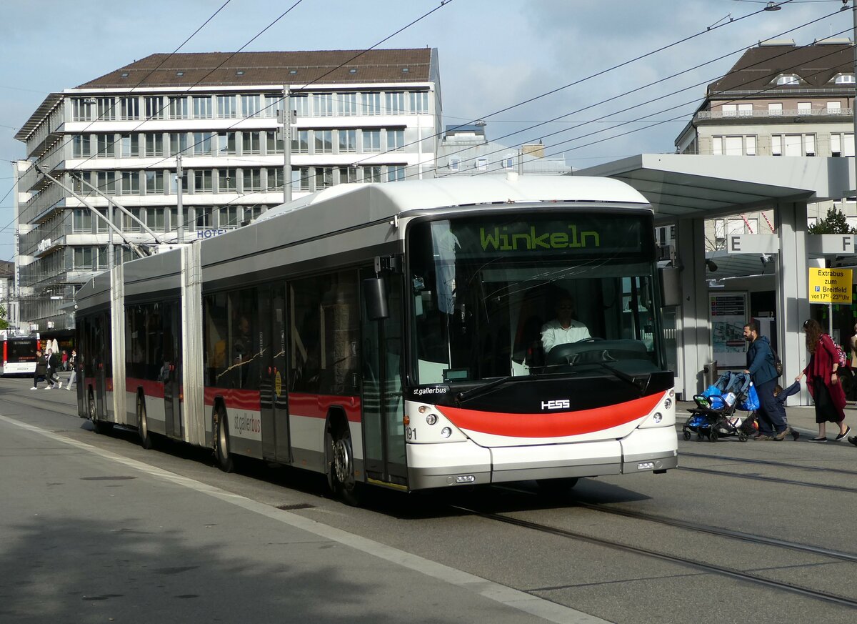 (241'019) - St. Gallerbus, St. Gallen - Nr. 191 - Hess/Hess Doppelgelenktrolleybus am 11. Oktober 2022 beim Bahnhof St. Gallen