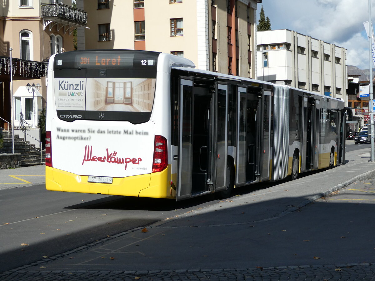 (241'125) - VBD Davos - Nr. 12/GR 88'321 - Mercedes am 12. Oktober 2022 beim Bahnhof Davos Dorf