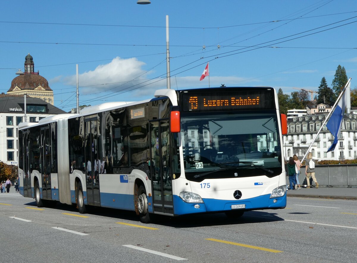 (241'749) - VBL Luzern - Nr. 175/LU 249'493 - Mercedes am 22. Oktober 2022 in Luzern, Bahnhofbrcke