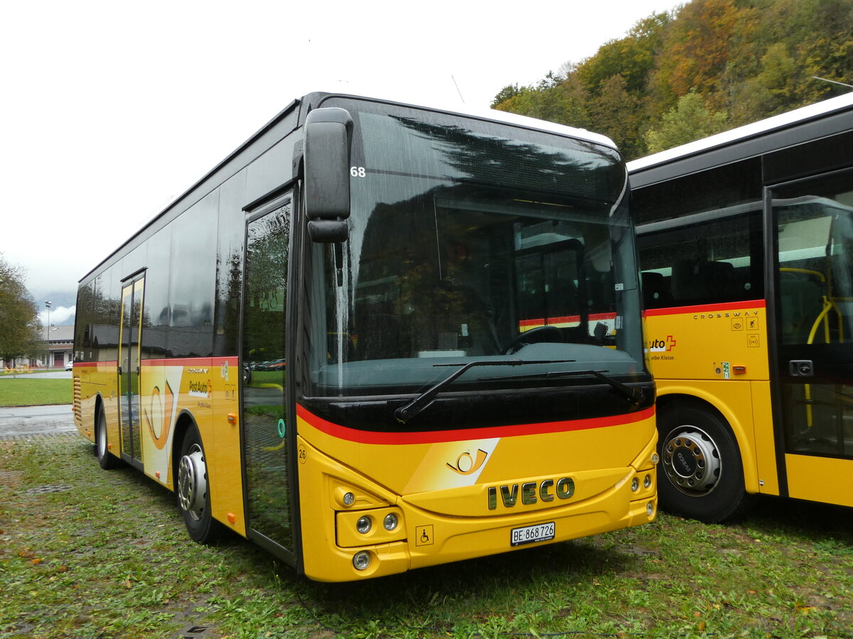 (241'822) - Flck, Brienz - Nr. 26/BE 868'726 - Iveco am 24. Oktober 2022 in Meiringen, Postgarage