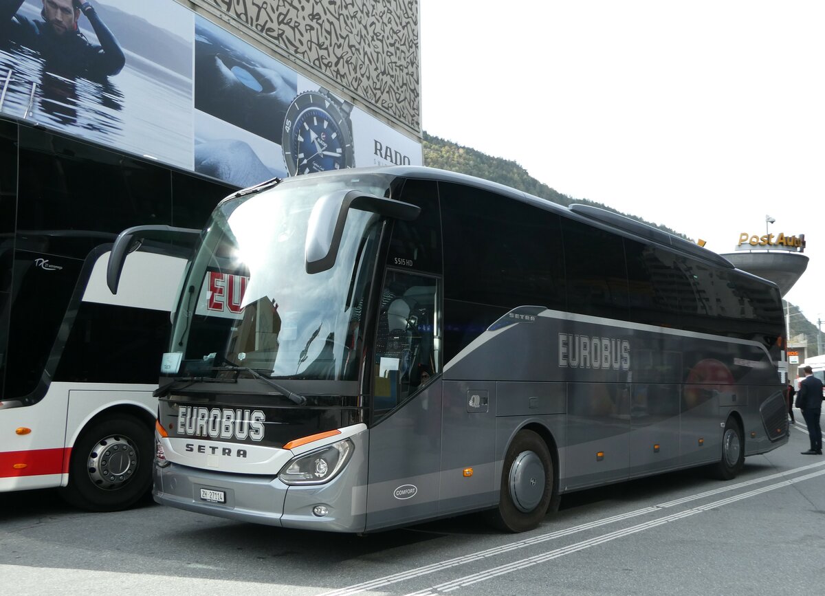 (241'973) - Welti-Furrer, Bassersdorf - Nr. 14/ZH 27'114 - Setra am 30. Oktober 2022 beim Bahnhof Visp