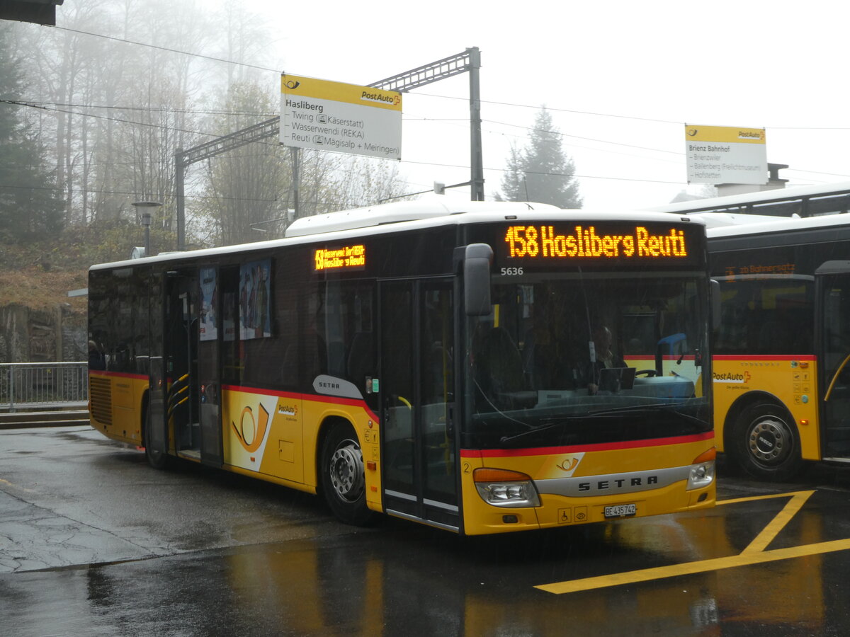 (242'164) - Flck, Brienz - Nr. 2/BE 435'742 - Setra am 5. November 2022 auf dem Brnigpass