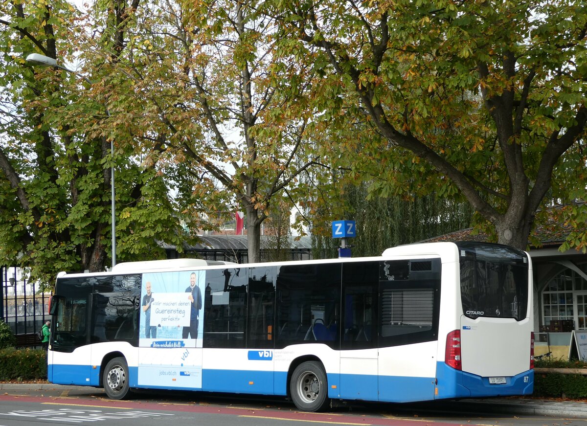 (242'224) - VBL Luzern - Nr. 87/LU 15'691 - Mercedes am 6. November 2022 beim Bahnhof Luzern