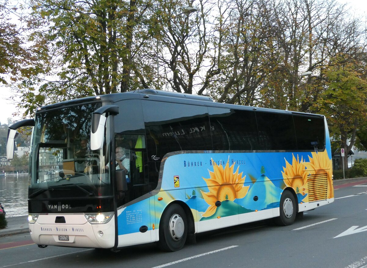 (242'464) - Bhrer, Hirzel - ZH 171'739 - Van Hool am 11. November 2022 beim Bahnhof Luzern