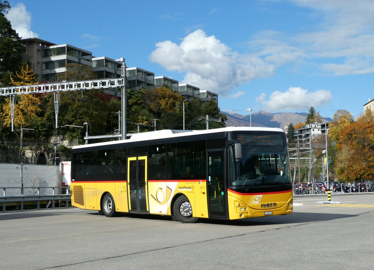 (242'904) - AutoPostale Ticino - TI 305'395 - Iveco am 17. November 2022 beim Bahnhof Lugano