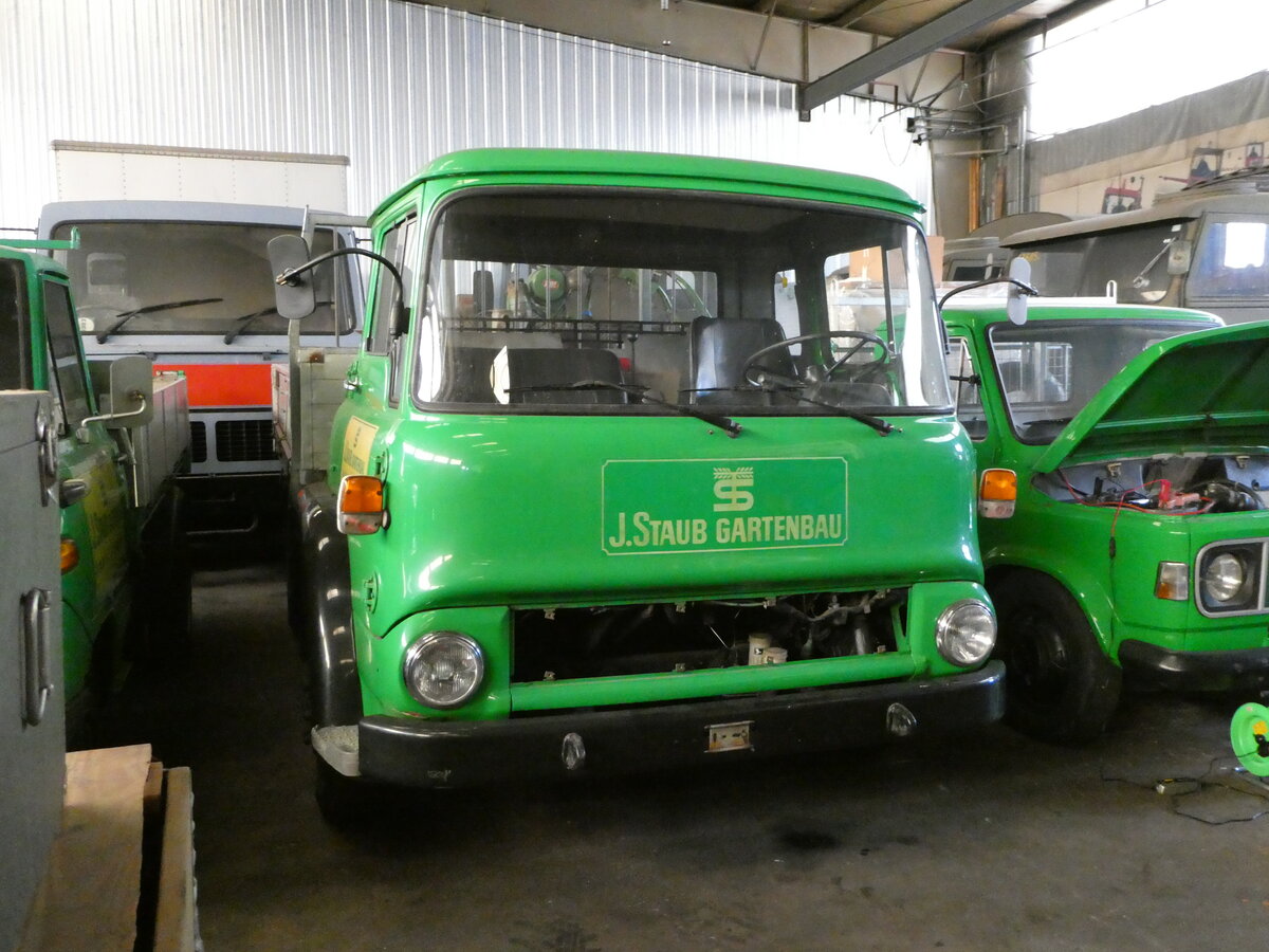 (243'137) - Staub, Zrich - Bedford am 26. November 2022 in Wetzikon, Zrcherstrasse