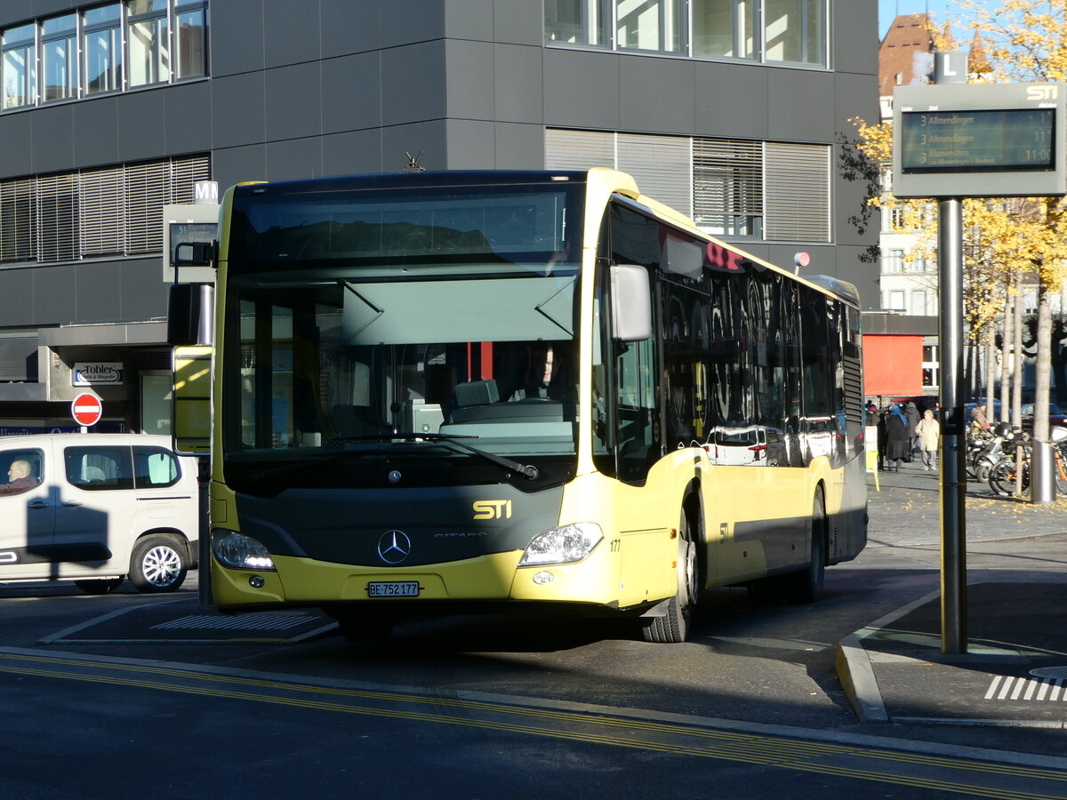 (243'482) - STI Thun - Nr. 177/BE 752'177 - Mercedes am 6. Dezember 2022 beim Bahnhof Thun