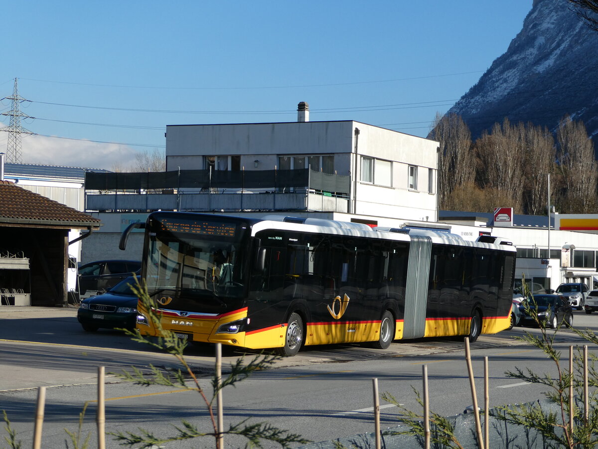 (243'780) - PostAuto Wallis - Nr. 85/VS 548'725 - MAN am 11. Dezember 2022 in Sierre, Garage TSAR