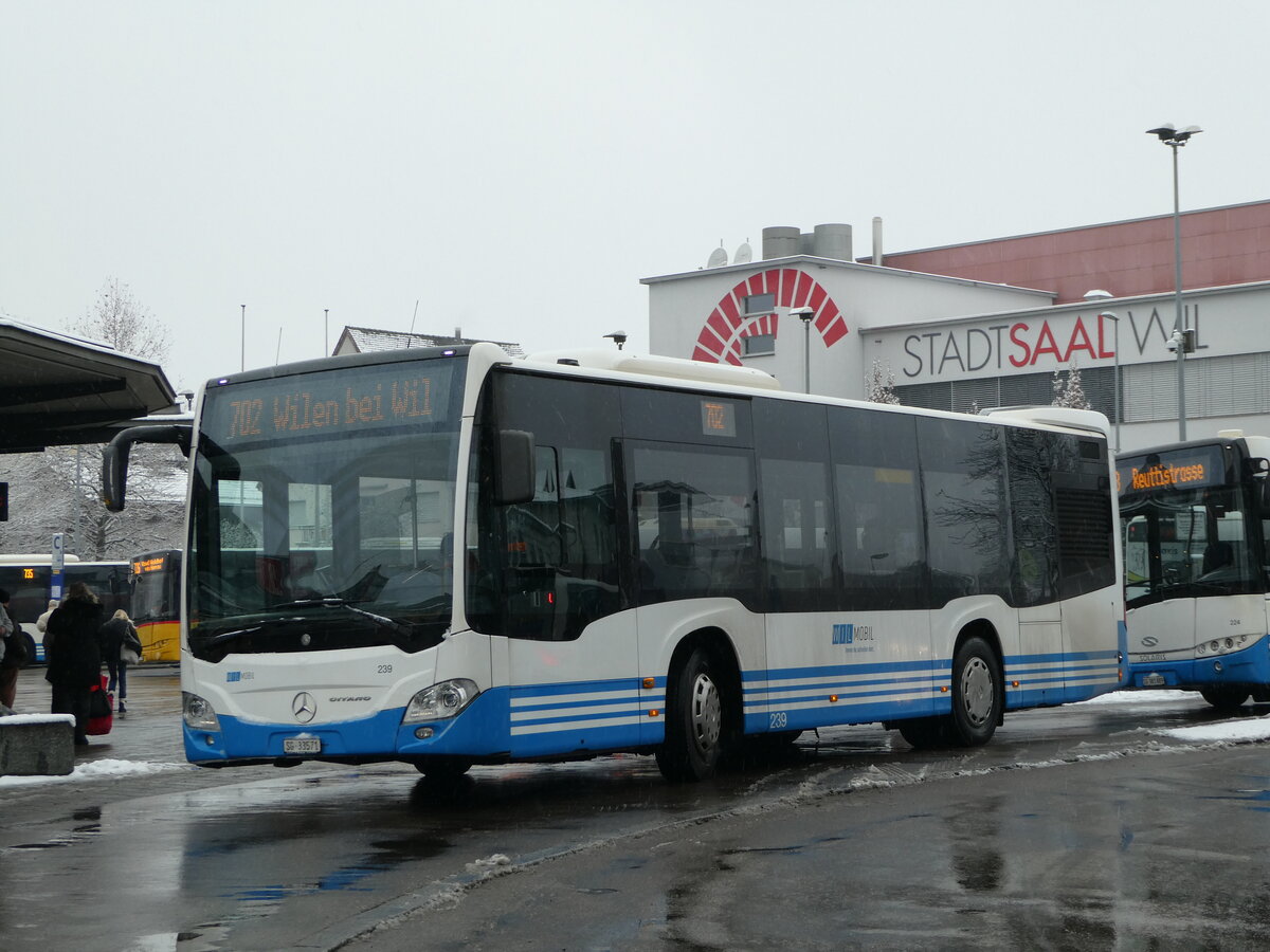 (243'933) - WilMobil, Wil - Nr. 239/SG 33'571 - Mercedes am 16. Dezember 2022 beim Bahnhof Wil