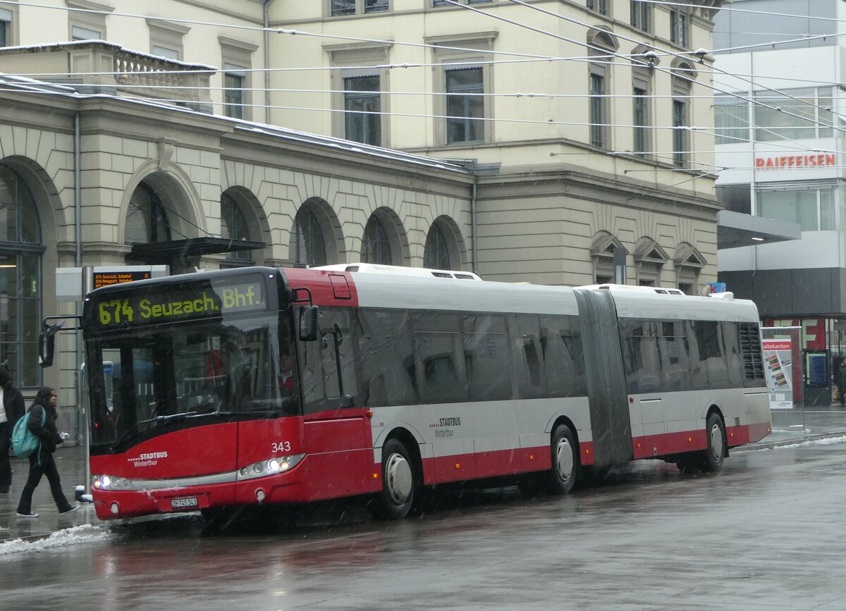 (243'972) - SW Winterthur - Nr. 343/ZH 745'343 - Solaris am 16. Dezember 2022 beim Hauptbahnhof Winterthur