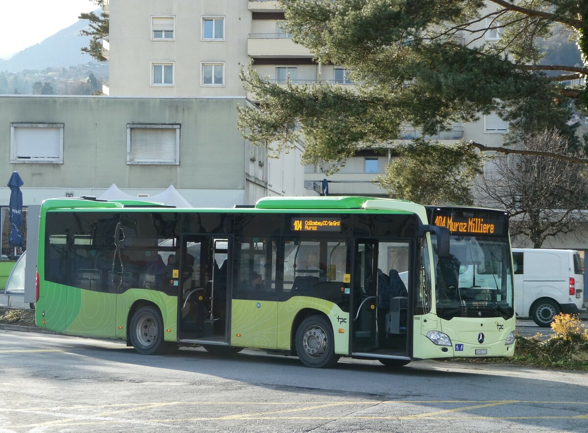 (244'241) - TPC Aigle - Nr. 660/VD 587'774 - Mercedes am 27. Dezember 2022 beim Bahnhof Monthey CFF