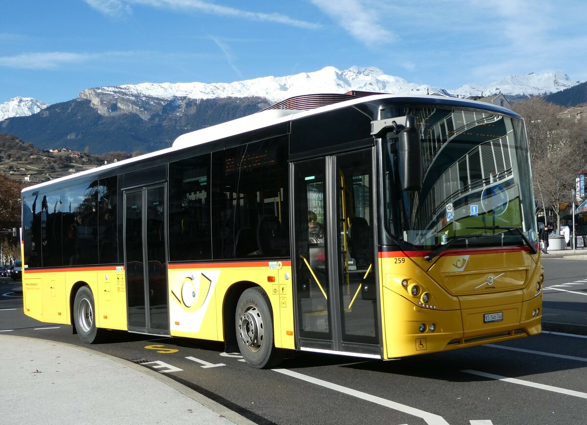 (244'259) - Buchard, Leytron - Nr. 259/VS 346'746 - Volvo am 28. Dezember 2022 beim Bahnhof Sion