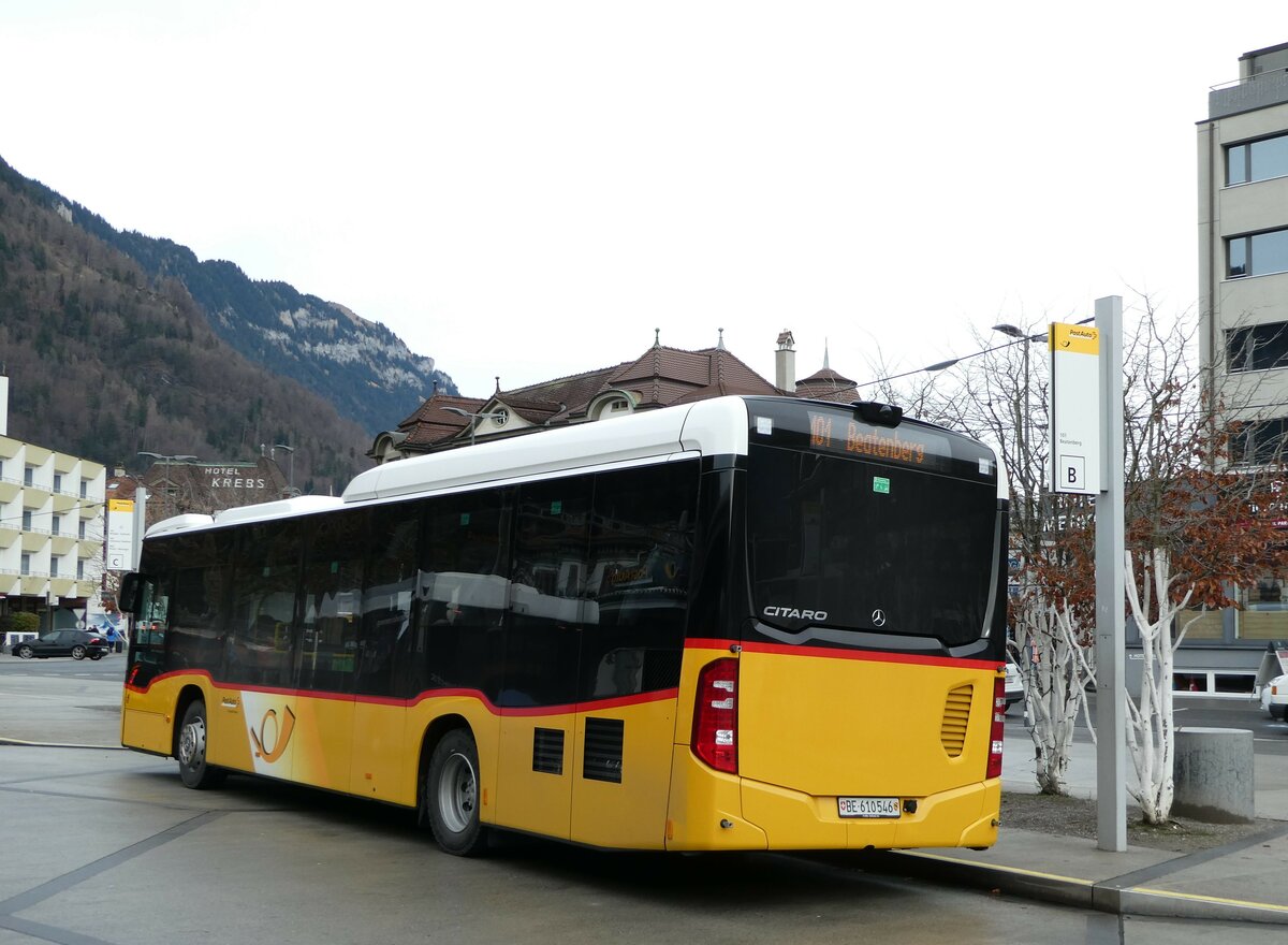 (244'306) - PostAuto Bern - BE 610'546 - Mercedes am 31. Dezember 2022 beim Bahnhof Interlaken West