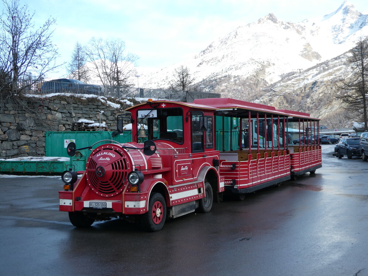 (244'331) - Allalino, Saas-Fee - VS 320'100 - am 1. Januar 2023 in Saas-Fee, Busterminal 