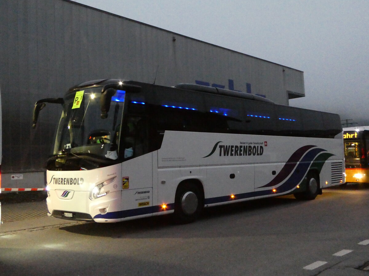 (244'463) - Twerenbold, Baden - Nr. 55/AG 203'579 - VDL am 7. Januar 2023 beim Bahnhof Frutigen