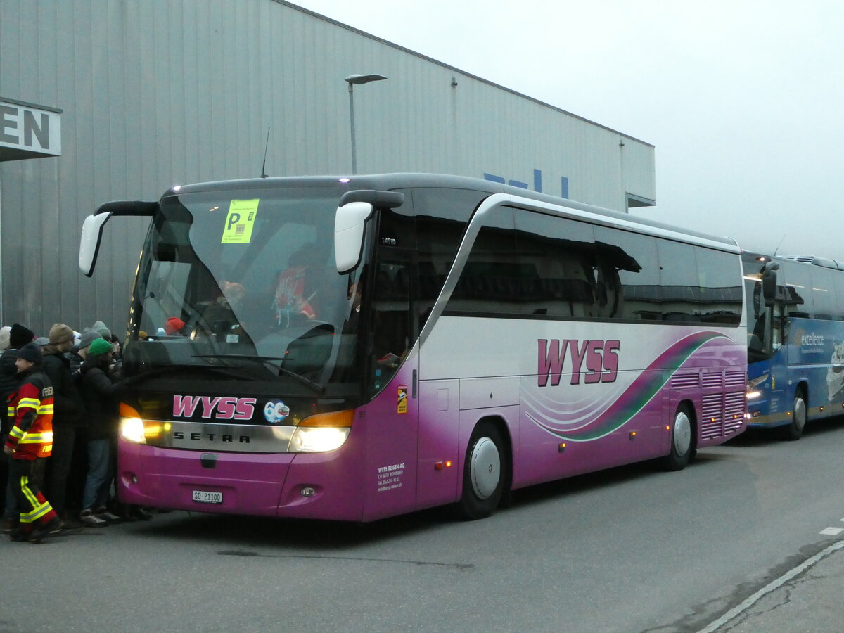 (244'493) - Wyss, Boningen - Nr. 55/SO 21'100 - Setra am 7. Januar 2023 beim Bahnhof Frutigen