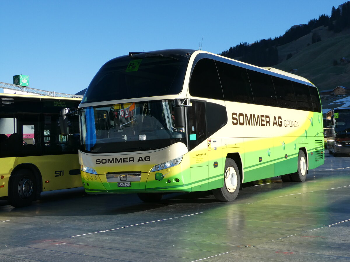 (244'595) - Sommer, Grnen - BE 679'698 - Neoplan am 7. Januar 2023 in Adelboden, Weltcup