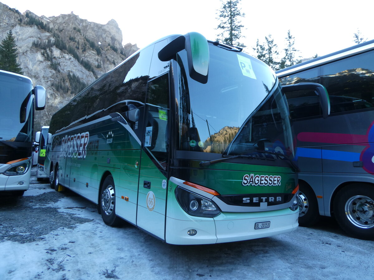 (244'682) - Sgesser, Wintersingen - Nr. 9/BL 20'153 - Setra am 7. Januar 2023 in Adelboden, Unter dem Birg