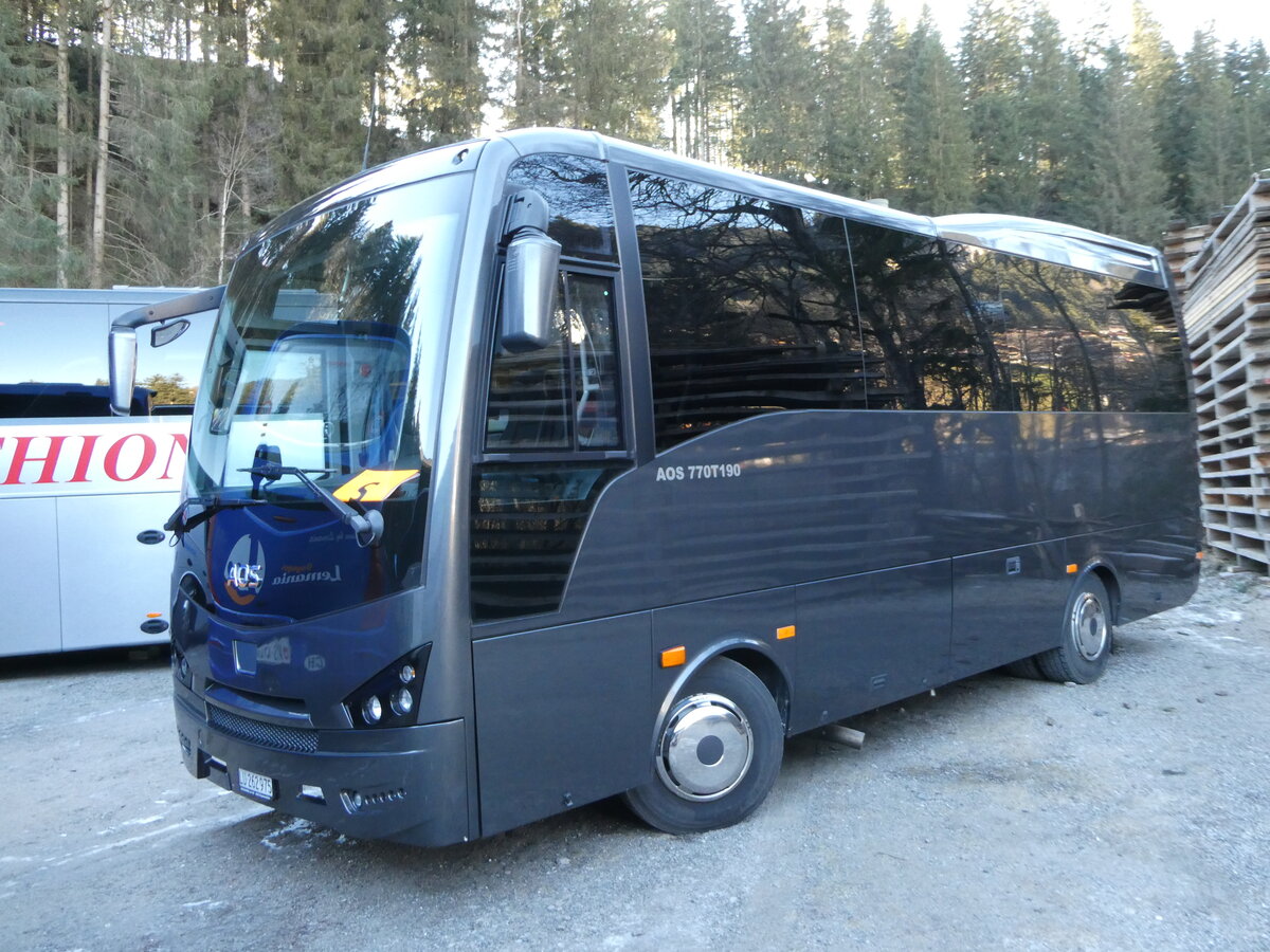 (244'813) - Bushandel, Dagmersellen - LU 262'975 - Isuzu/AOS am 7. Januar 2023 in Adelboden, ASB