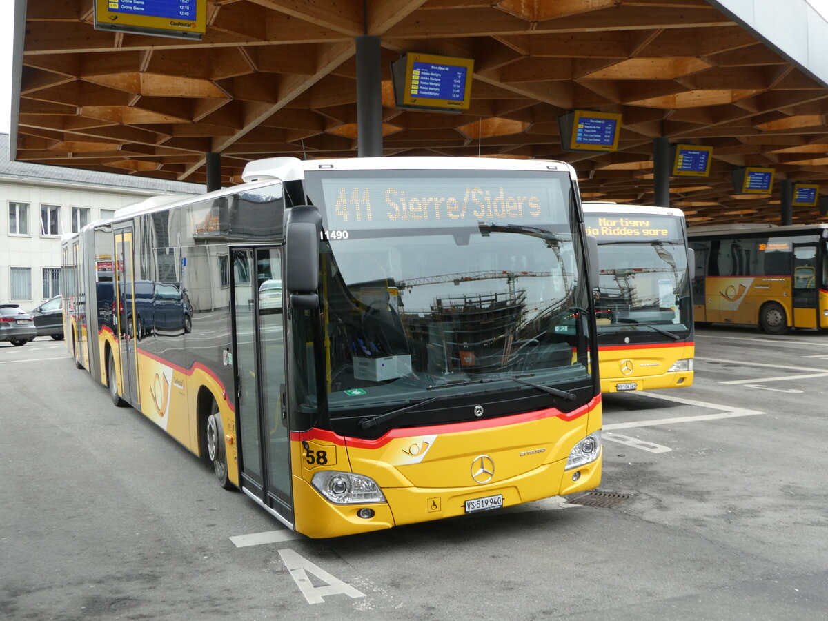 (245'016) - PostAuto Wallis - Nr. 58/VS 519'940/PID 11'490 - Mercedes am 14. Januar 2023 beim Bahnhof Sion