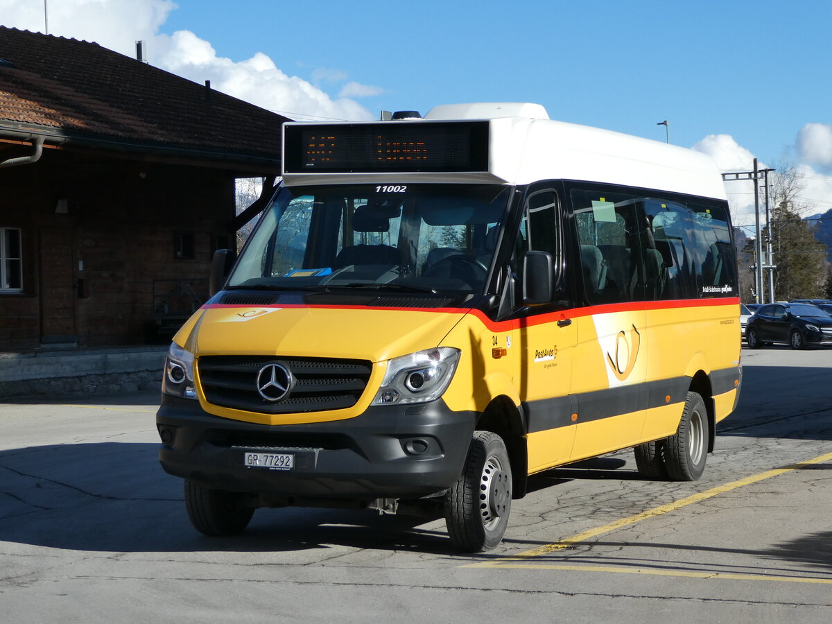 (245'136) - PostAuto Graubnden - Nr. 34/GR 77'292/PID 11'002 - Mercedes (ex Nr. 4) am 18. Januar 2023 beim Bahnhof Ilanz