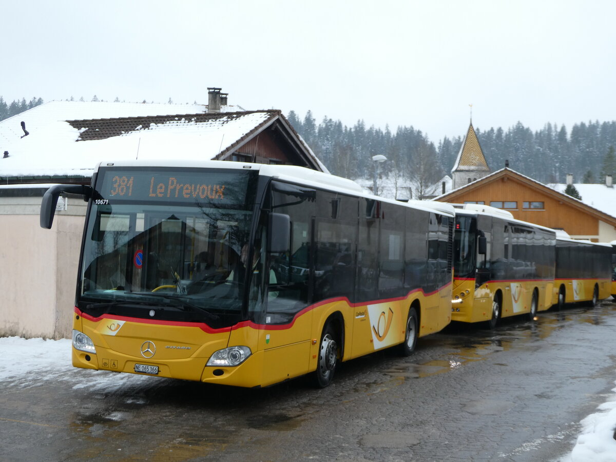 (245'650) - CarPostal Ouest - NE 165'366/PID 10'671 - Mercedes (ex VD 606'251) am 2. Februar 2023 in La Brvine, Post